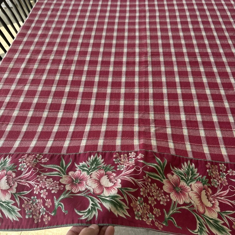 VTG April Cornell Tablecloth 89x58‎ Red Country Plaid Floral Border Farmhouse